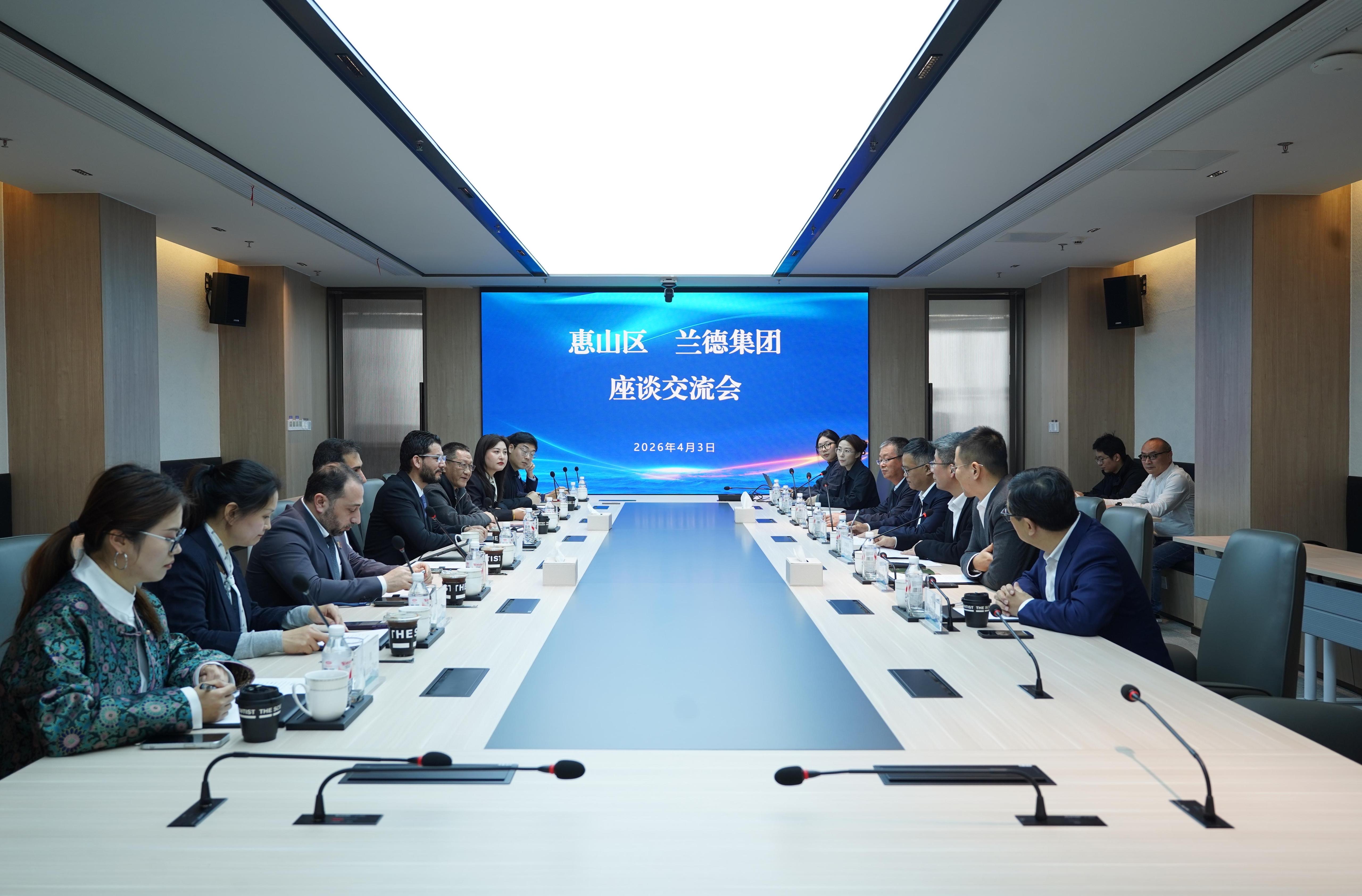 مباحثات صناعية رفيعة المستوى لوفد "غروفاست" في منطقة "هويشان" الصينية